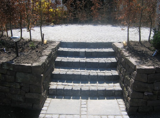 Anlægsgartner TH. Skov Larsen - trappe og terrasse i granit